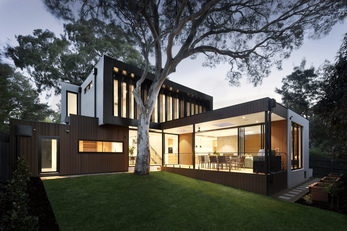 The Lakeside Residence — photograph 1